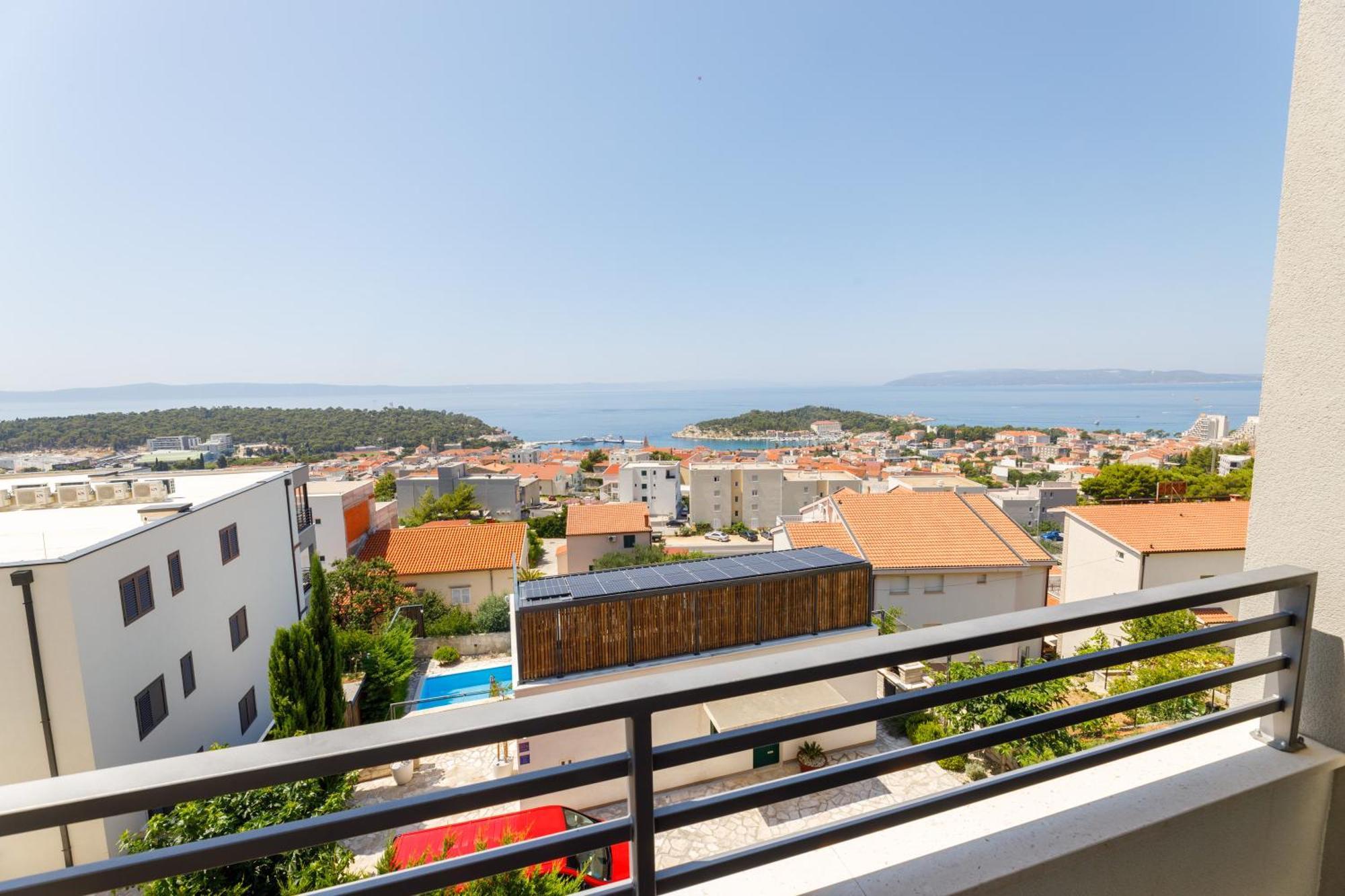 Cosmopolitan , Sea View, And Free Garage Parking Appartement